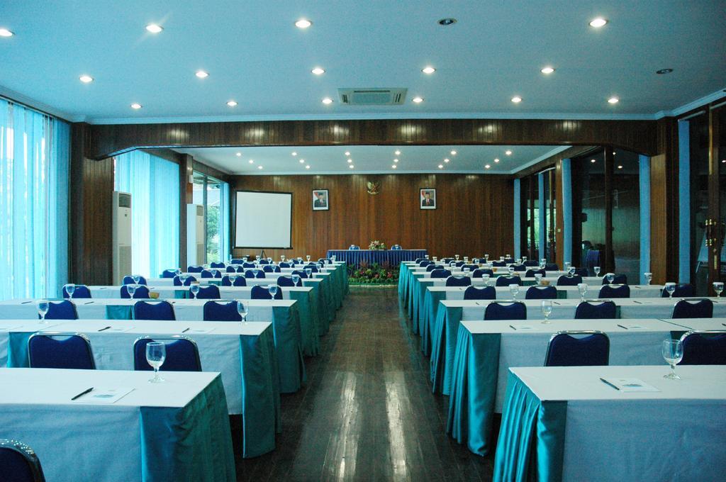 Hotel Town House Bukit Damai Indah Balikpapan  Zewnętrze zdjęcie